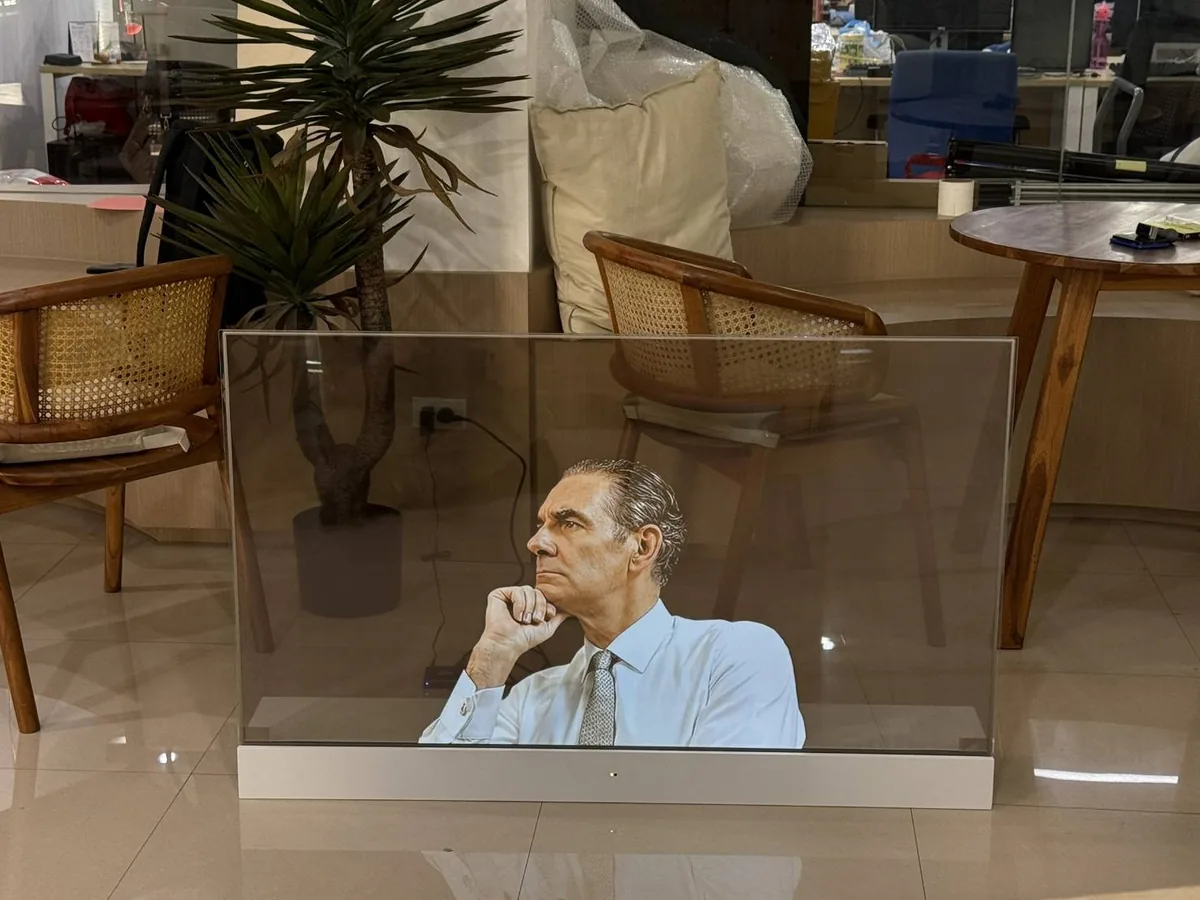 นิทรรศการศิลป์ พีระศรี — OLED Transparent ภาพที่ 3